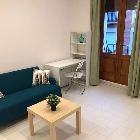 Un Genial Estudio En El Barrio Las Cortes Madrid Exterior foto