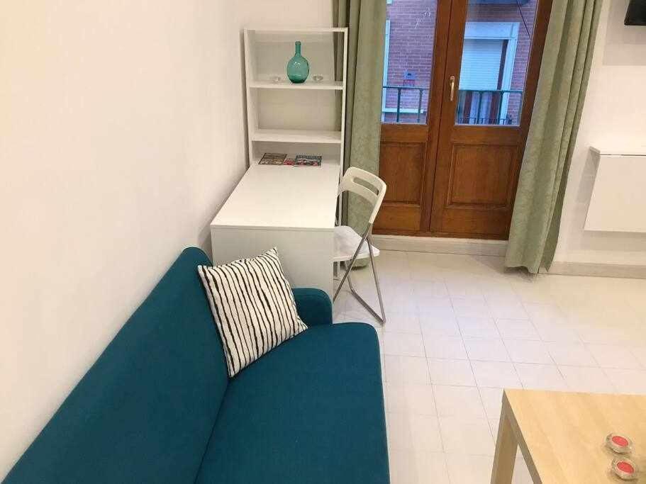Un Genial Estudio En El Barrio Las Cortes Madrid Exterior foto